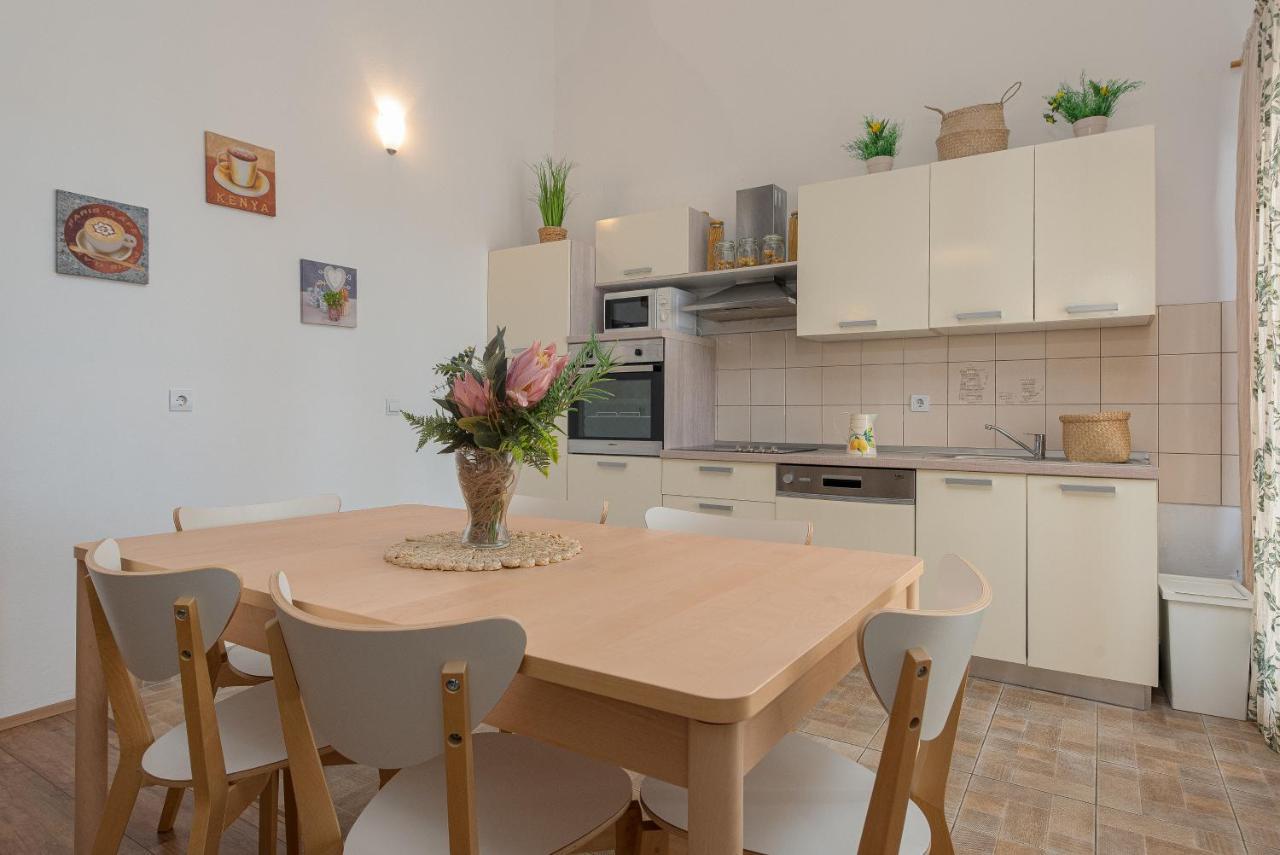 Apartment Tomislav Vir Dış mekan fotoğraf